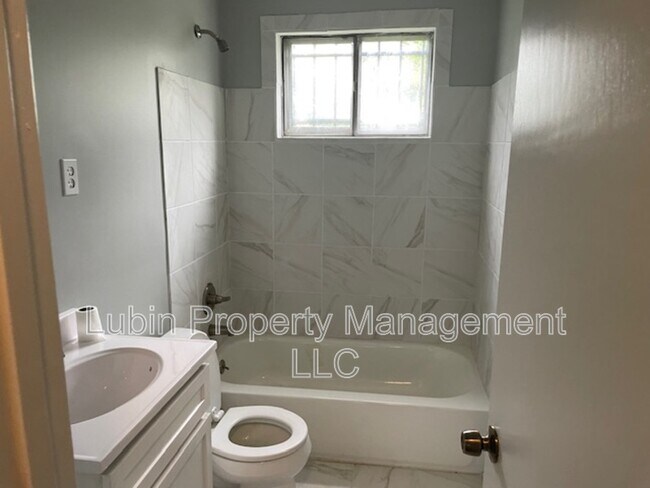 Building Photo - 346 Modder Ave