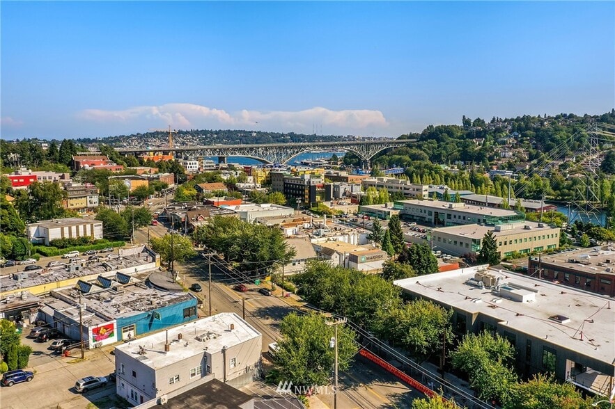 Building Photo - 3619 Phinney Ave N