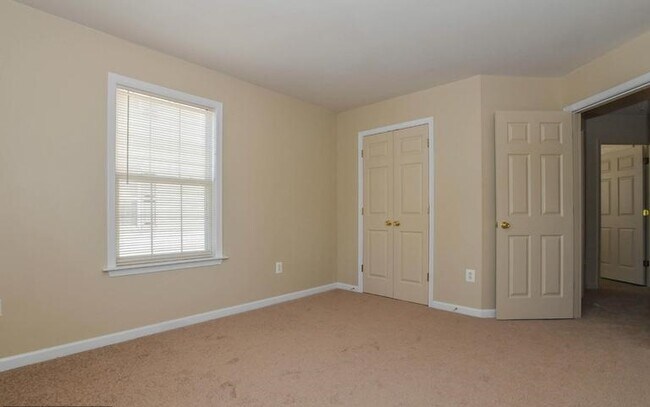 Building Photo - 2109 Bristol Dr