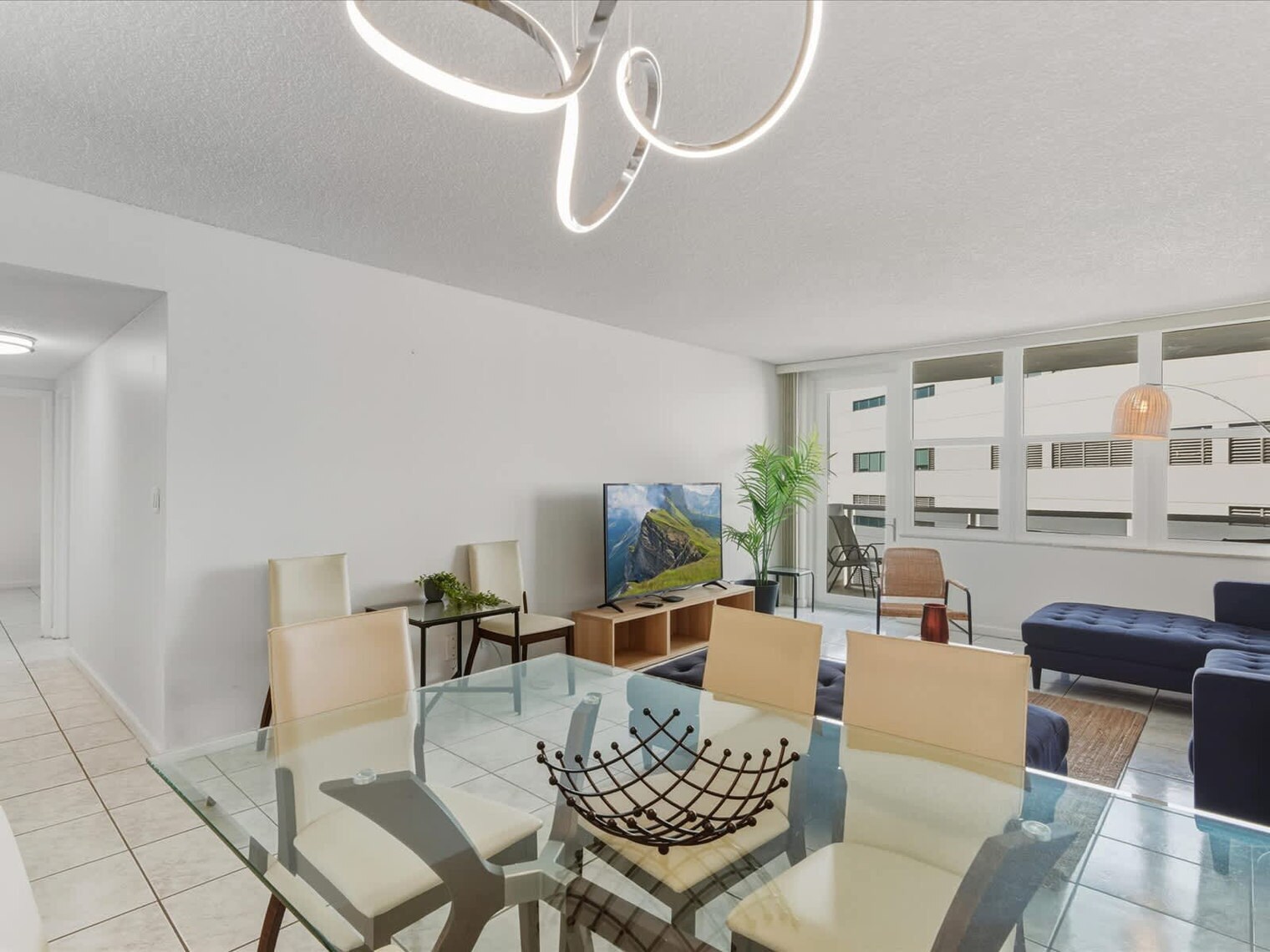 Building Photo - 3725 S Ocean Dr