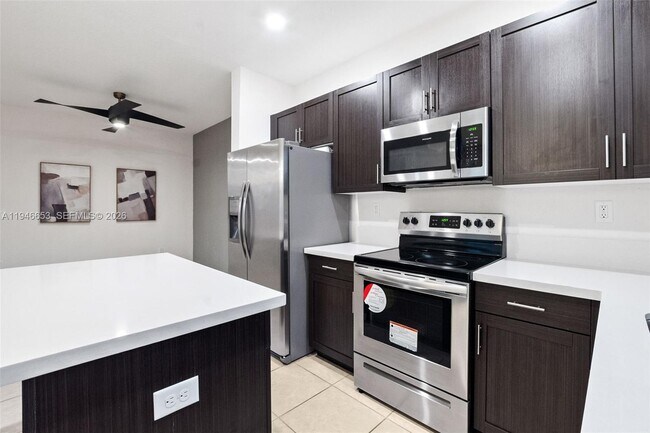 Building Photo - 20814 NE 5th Ct