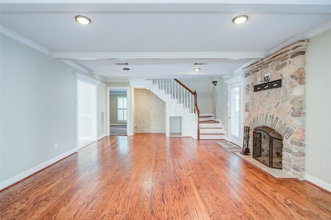 Building Photo - 8906 Herts Rd