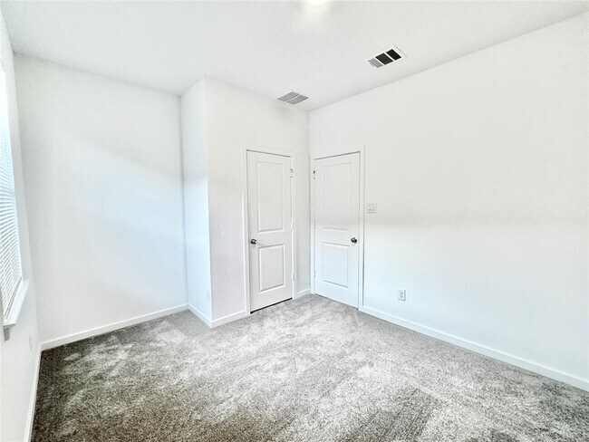 Building Photo - 21823 White Stone Creek Dr