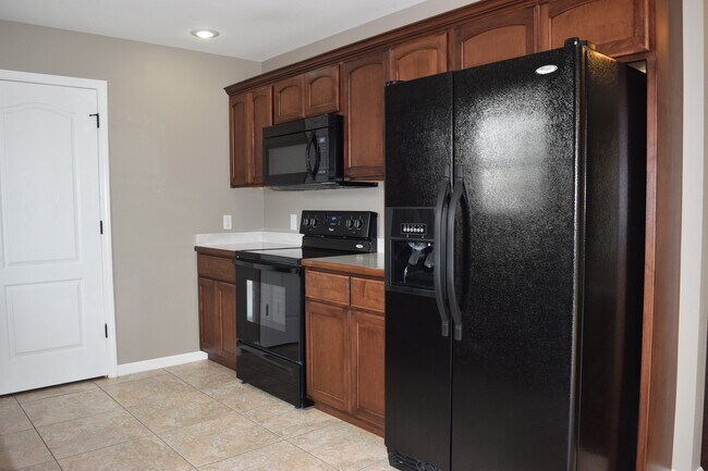 Building Photo - 3 Bedroom Home in Taylor Hills Subdivision