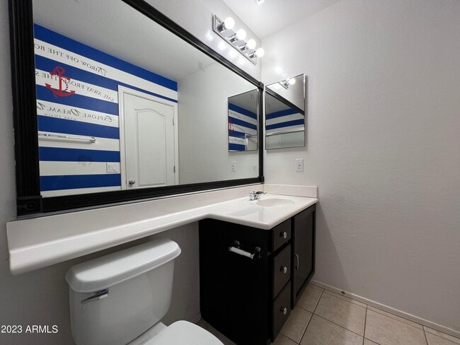 Building Photo - 2709 E Bart St