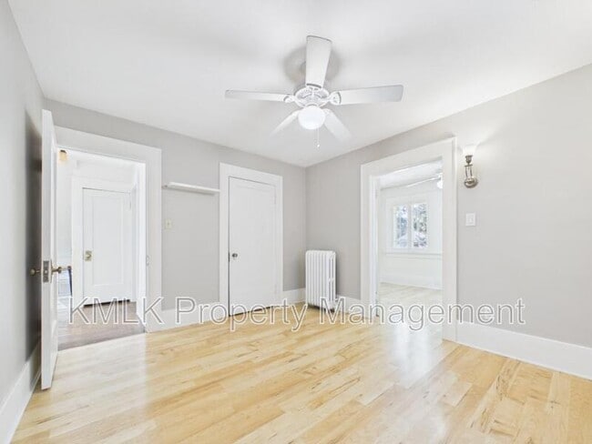 Building Photo - 137 Conger Ave