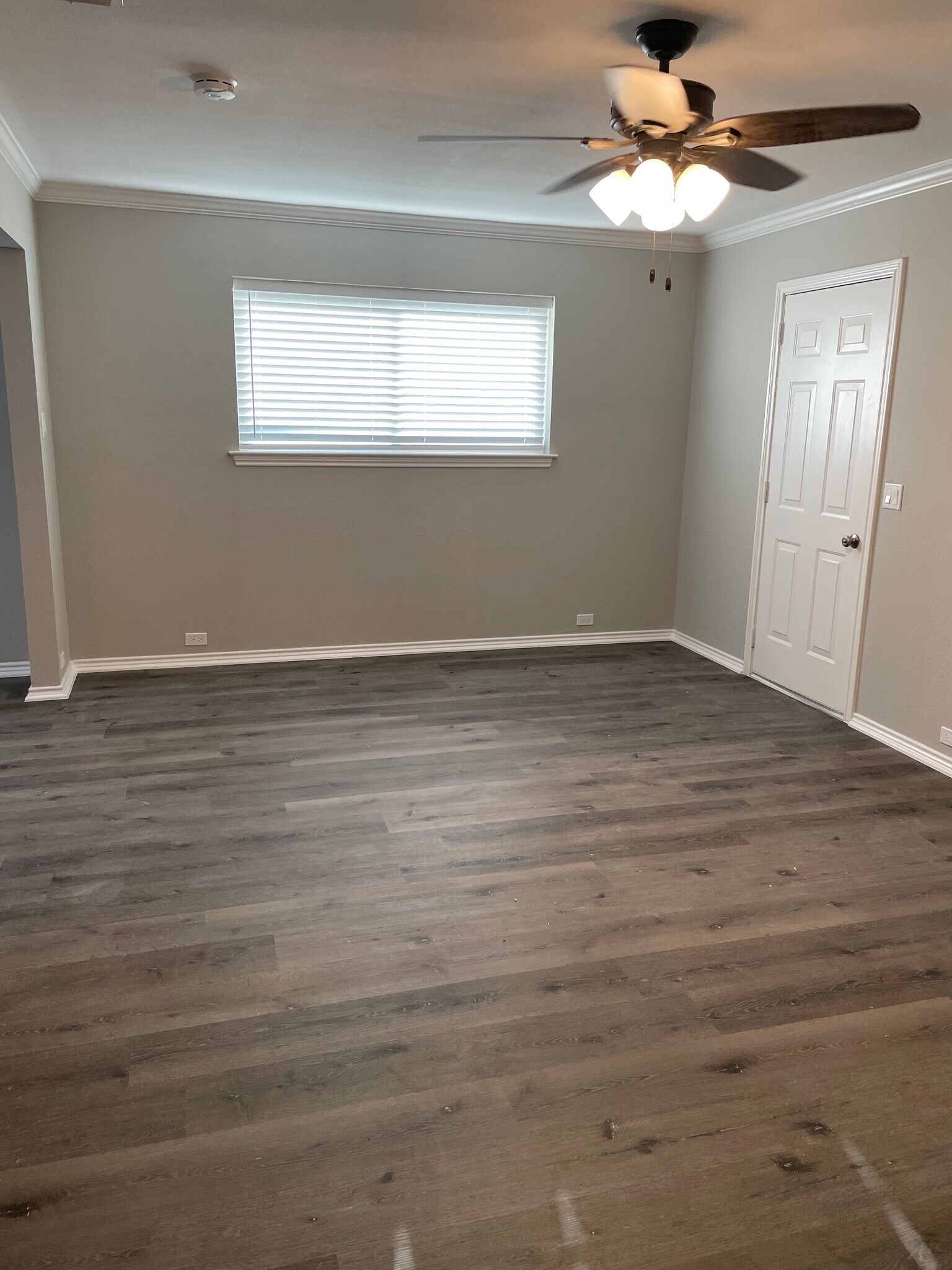 Building Photo - 807 Rush Creek Dr
