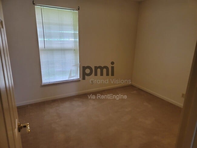 Building Photo - 1306 Arthur Ave