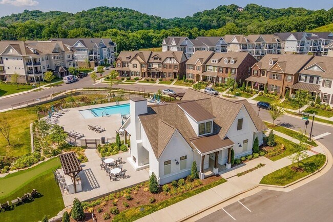 Building Photo - 4000 Shadow Green Dr