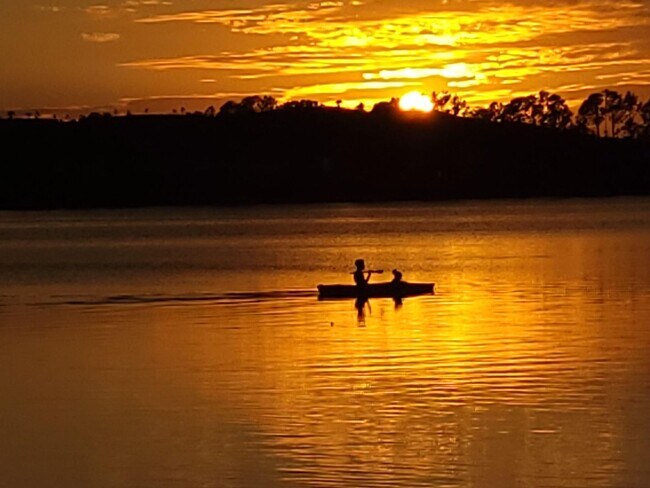 Building Photo - ANNUAL UNFURNISHED 2 bed 2 bath ground floor water front condo in Bradenton