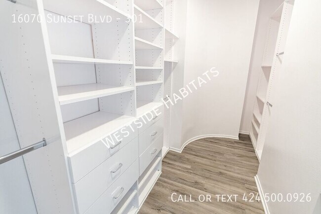 Building Photo - 16070 Sunset Blvd