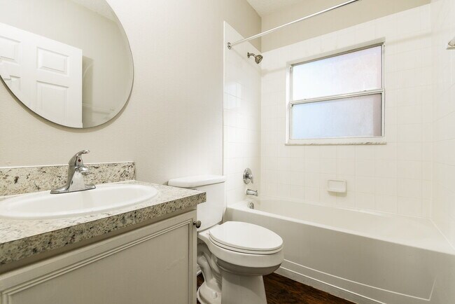 Building Photo - 536 Bromley Ct