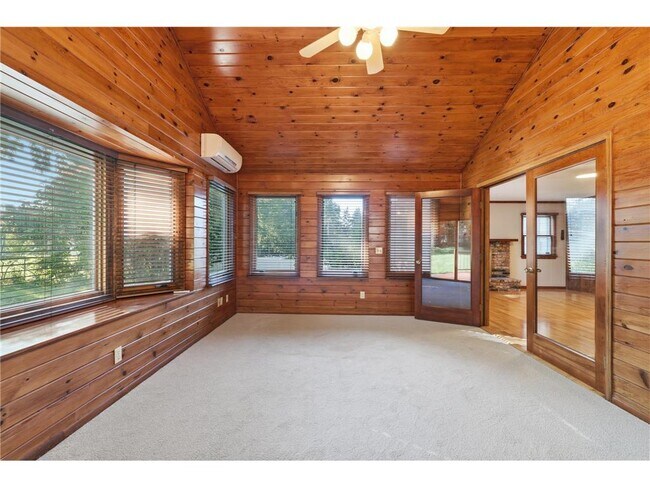 Building Photo - 6208 Hillside Rd