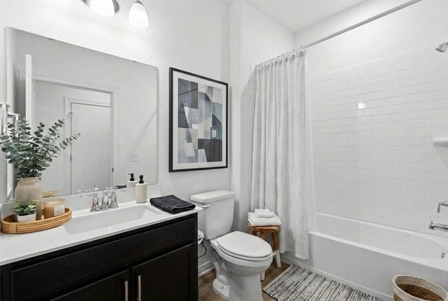 Building Photo - 813 Saratoga Ln