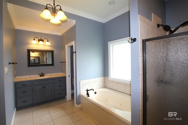 Building Photo - 9948 Sommerset Dr