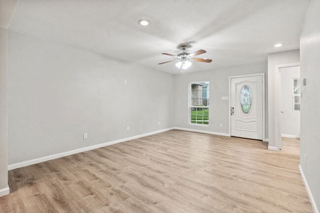 Building Photo - 12321 Ormandy St