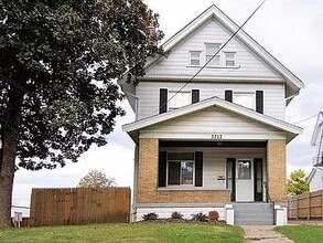 Building Photo - 2212 Washington Ave