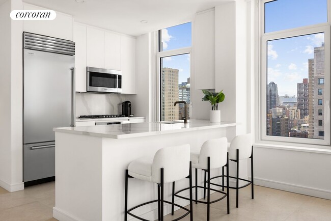 Building Photo - 300 E 83rd St