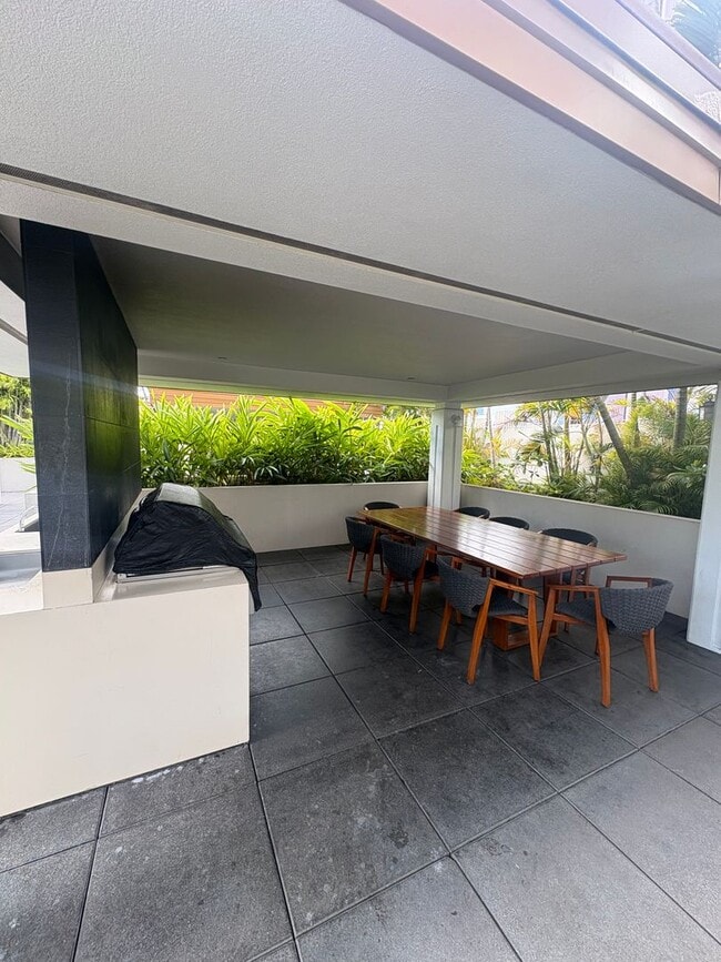 Building Photo - Luxury Fully Furnished Condo at The Collection – Live in the Heart of Kakaako!