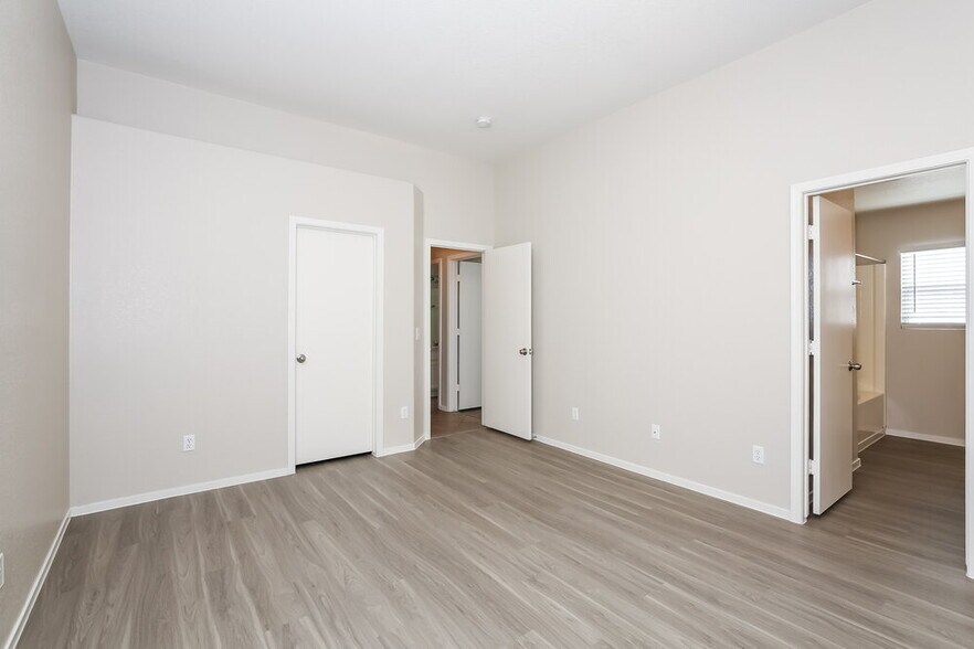 Building Photo - 2114 Heritage Ridge Ave