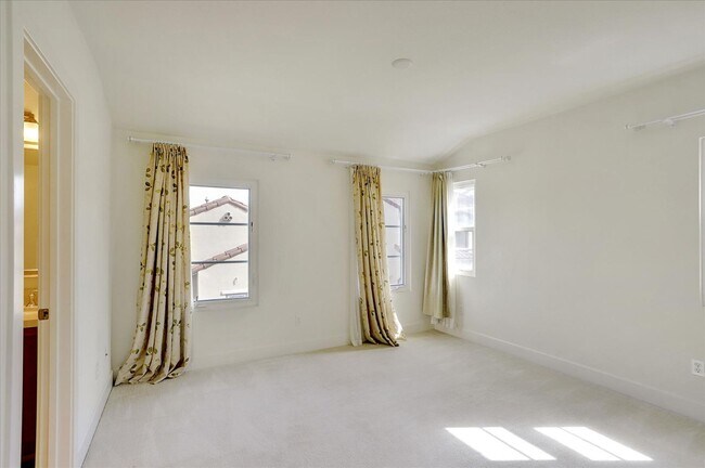 Building Photo - For Rent: Spacious 4BR/3.5BA Newer Home in...