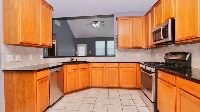 Building Photo - 2931 Meadowglen Cove