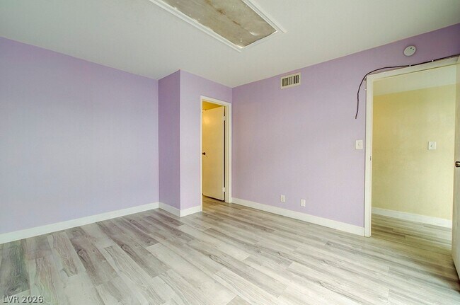 Building Photo - 2574 Pera Cir