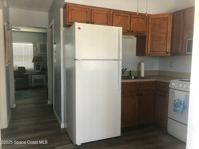 Building Photo - 380 N Brevard Ave