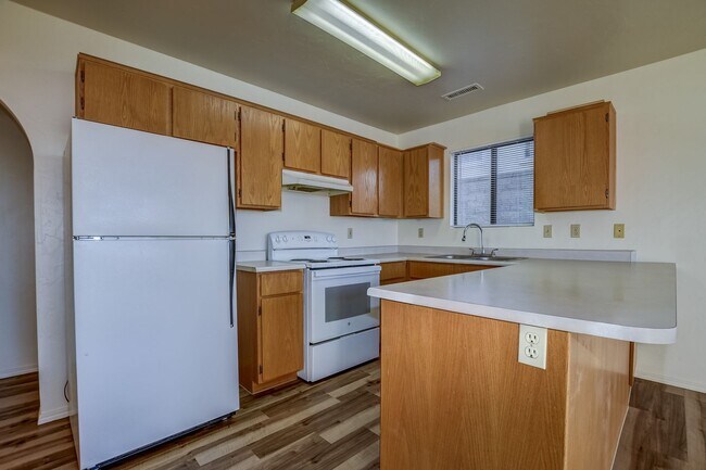 Building Photo - 7100 Roundup Dr