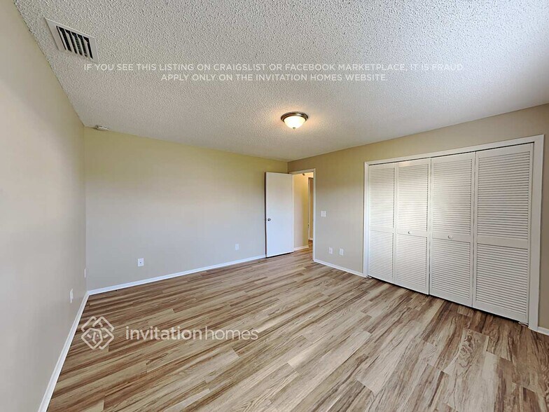 Building Photo - 2206 Fairmont Cir