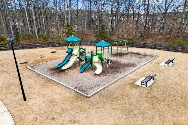 Building Photo - 610 Central Pk Overlook