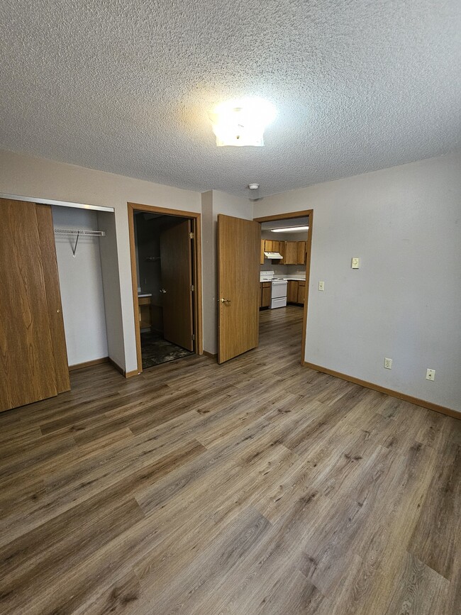 Building Photo - 8th & 8th Apartments