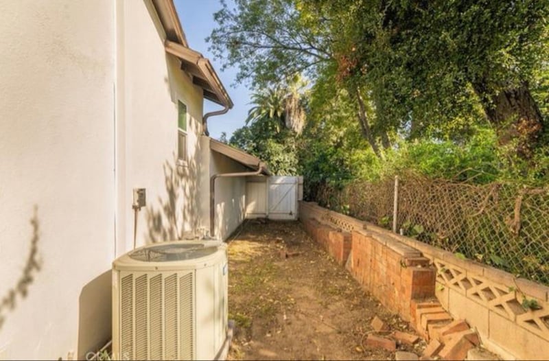 Building Photo - 523 Larkin Dr