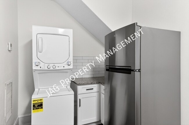 Building Photo - 2512 Park St