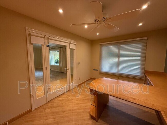 Building Photo - 1550 Naples Ct