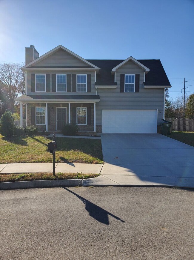 Building Photo - Maryville 37804 - 3 bedroom, 2.5 bath home with fireplace - Call Karen Robertson (865) 454-7626