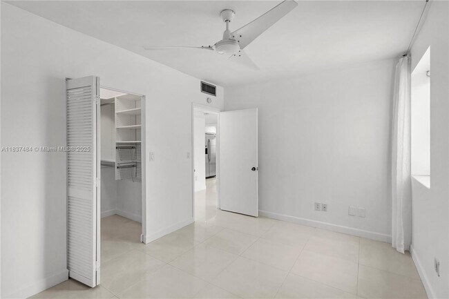 Building Photo - 1390 Ocean Dr