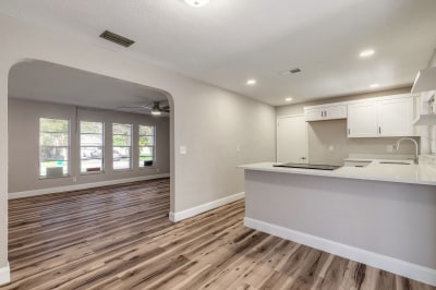 Building Photo - 623 Sherman Rd