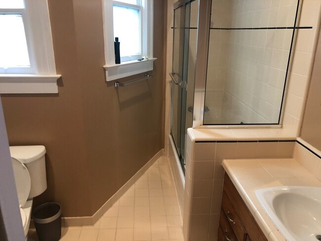 Building Photo - OPEN HOUSE SUN 4/19 Amazing Cow Hollow 3 bedroom Condo w/remodeled kitchen, hardwood floors and l...