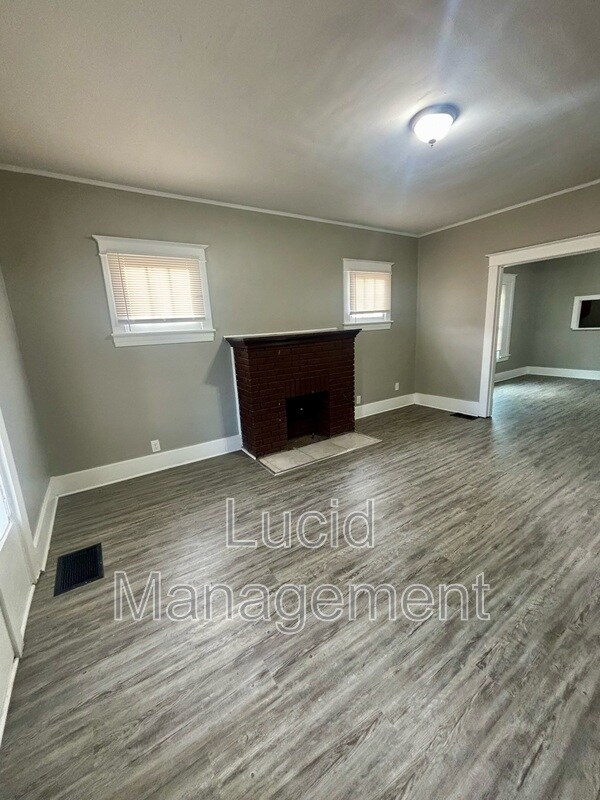 Building Photo - 1214 Dresden Ave