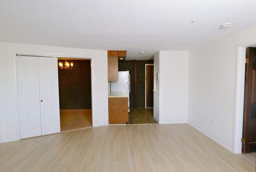 LR looking to kitchen & dining - 159 Concord Ave