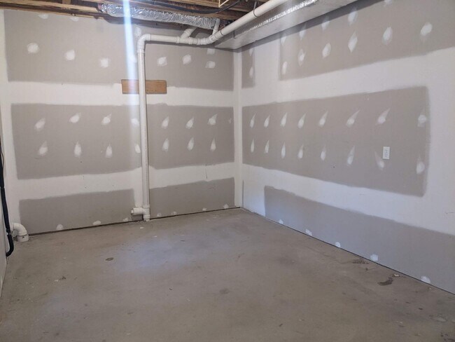 Building Photo - 3 Bedroom Townhouse for Rent in Waynesboro!