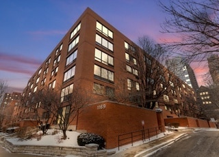 Building Photo - 1169 S Plymouth Ct