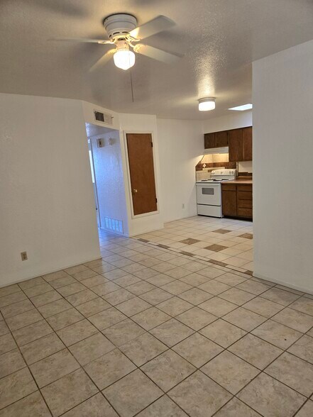 Building Photo - 5076 Inspiration Ln
