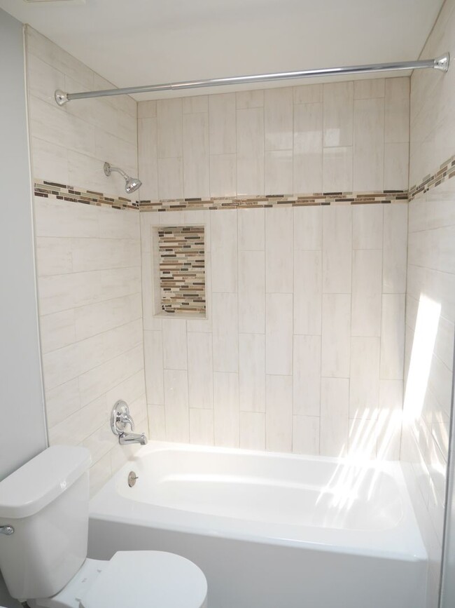 Building Photo - Recently Renovated & Move-In Ready- Bowie, MD