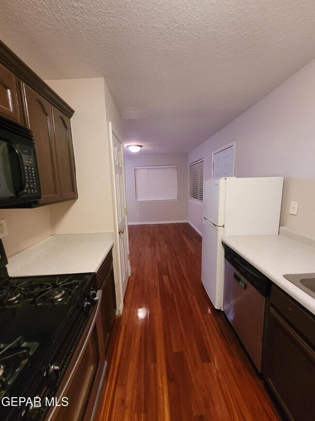 Building Photo - 11330 Loma Del Sol Dr