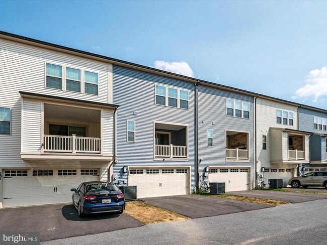 Building Photo - 183 Lyons Crk Dr