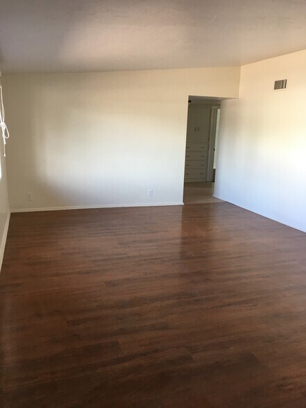 Building Photo - 5622 E Whittier St