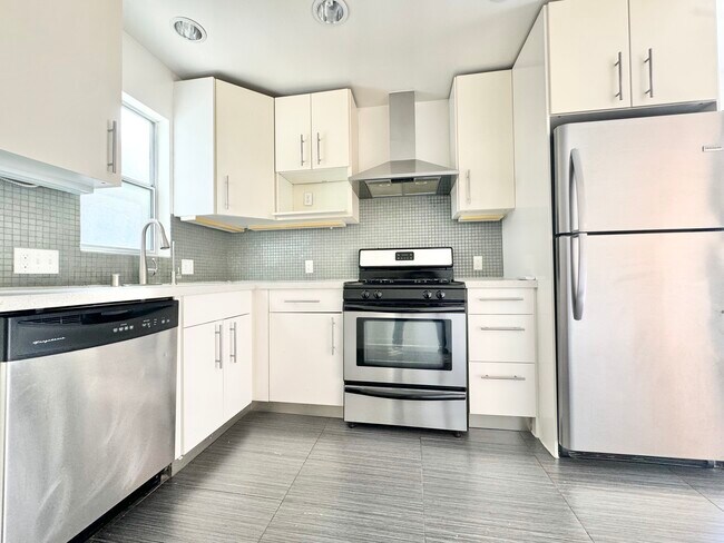 Building Photo - 3625 Regal Pl