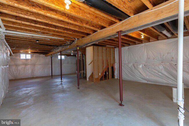Building Photo - 59 Stork Ln